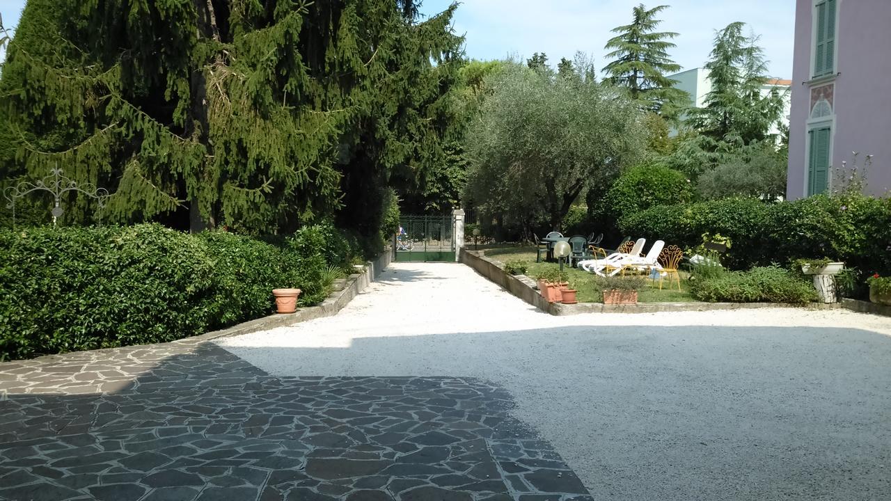 Appartamento Villa Margherita Десенцано дел Гарда Екстериор снимка